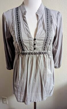 Variation Women’s Medium Gray Embroidered Boho Tunic Blouse Tie Waist